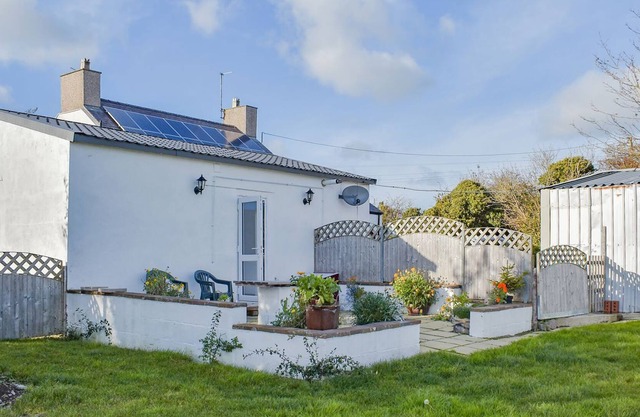 2 bedroom accommodation in Llanfachraeth, near Holyhead