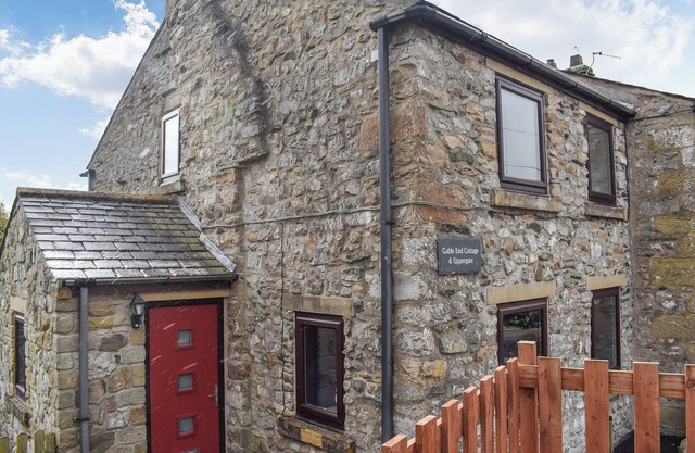 2 bedroom accommodation in Ingleton