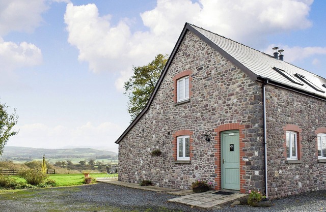 2 bedroom accommodation in Manordeilo, near Llandeilo