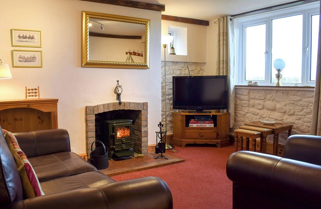 2 bedroom accommodation in Llangadog, near Llandeilo
