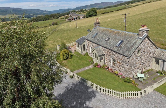 2 bedroom accommodation in Pitlochry