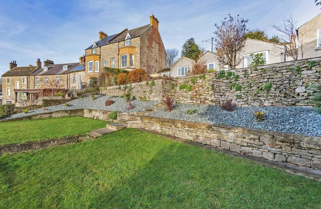 2 bedroom accommodation in Richmond