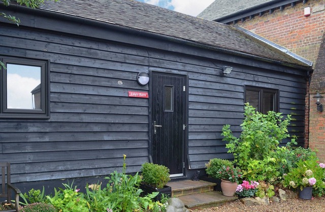 2 bedroom accommodation in Cooling, near Rochester