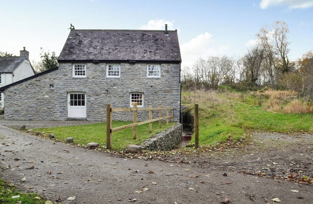 2 bedroom accommodation in Tregaron