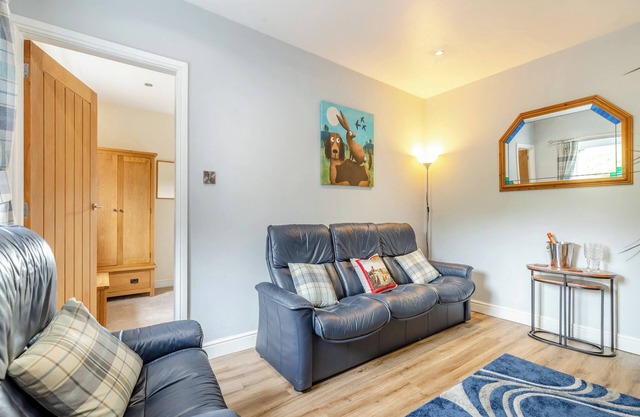 2 bedroom accommodation in Chinley