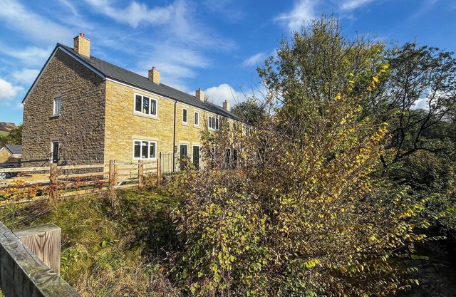 2 bedroom accommodation in Chinley