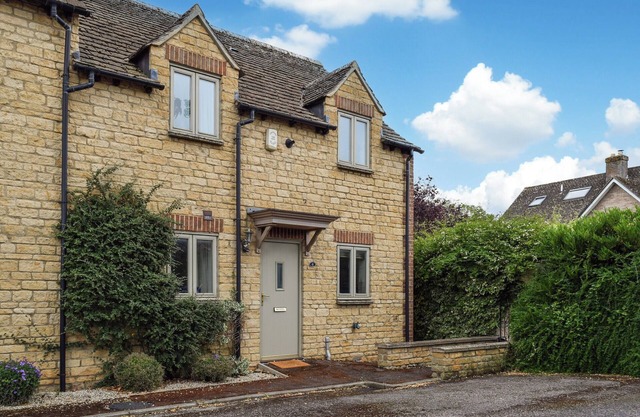2 bedroom accommodation in Eynsham