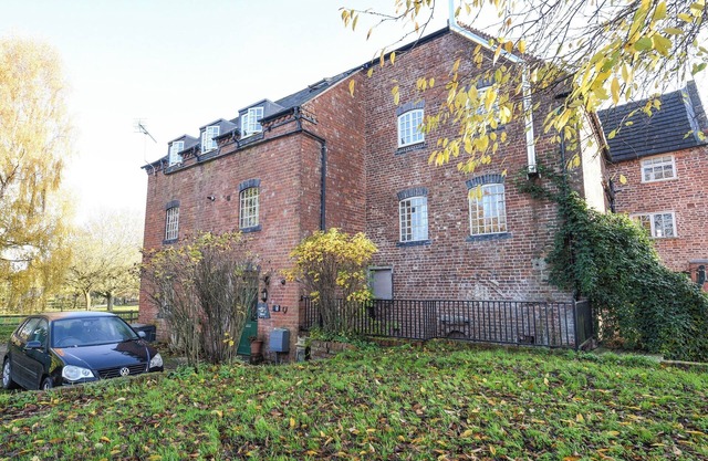 2 bedroom accommodation in Hanwood