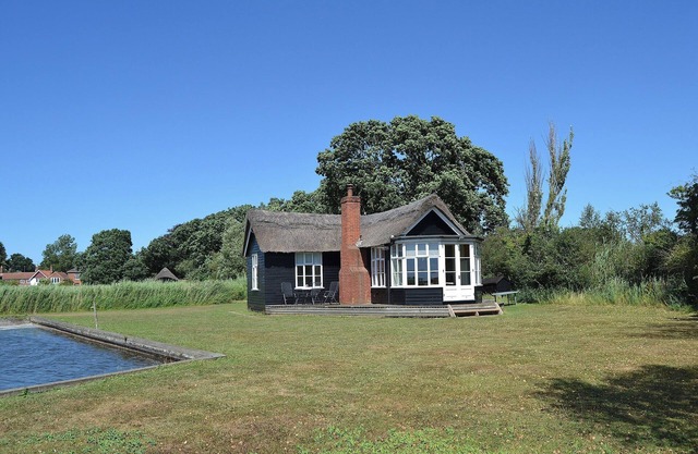 2 bedroom accommodation in Hickling