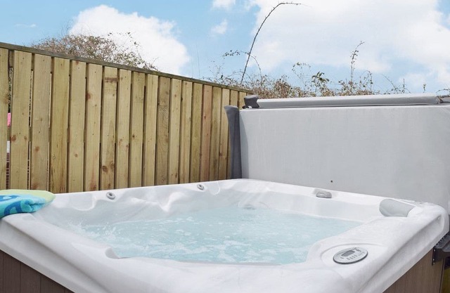 2 bedroom accommodation in Kidwelly