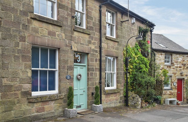 2 bedroom accommodation in Buxton