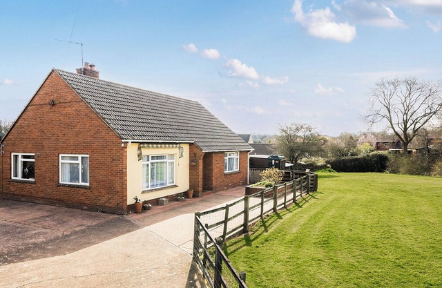 2 bedroom accommodation in Woodbury Salterton, near Exmouth