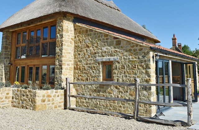 2 bedroom accommodation in Ilford, near Ilminster