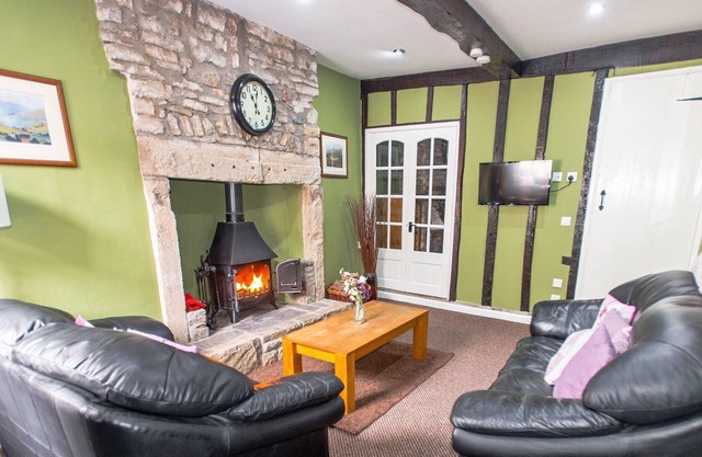 2 bedroom accommodation in Middleham, near Leyburn