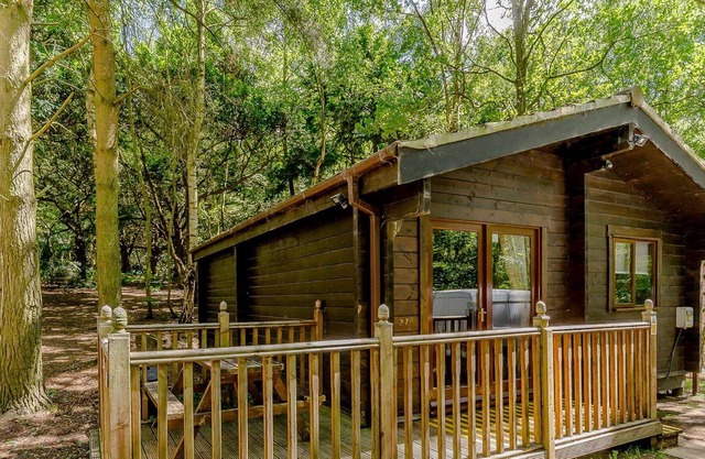 2 bedroom accommodation in Sherwood Forest, Rufford