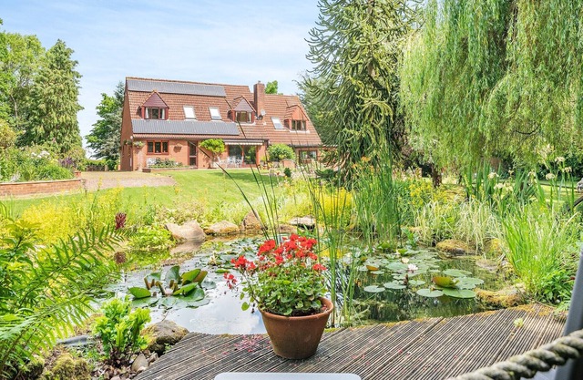 2 bedroom accommodation in Newent