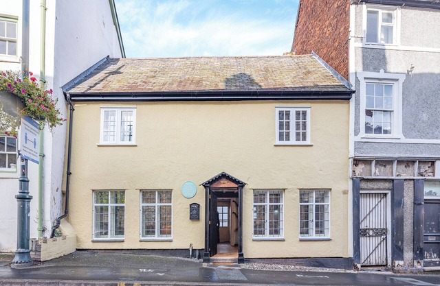 2 bedroom accommodation in Ruthin