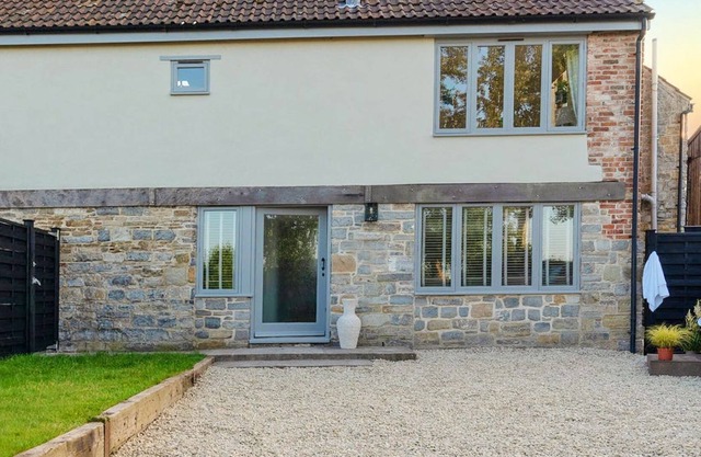 2 bedroom accommodation in Stathe