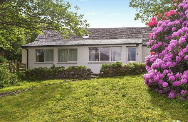 2 bedroom accommodation in Torrin