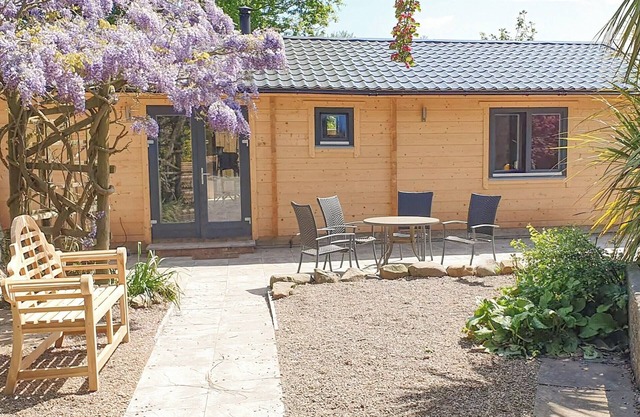 2 bedroom accommodation in Ulrome