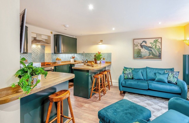 2 bedroom accommodation in Bath