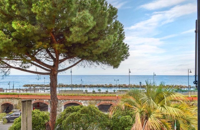 2 Bedroom Amazing Apartment In Moneglia