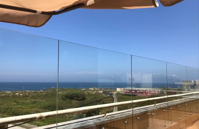 2 bedroom apartment in front of the beach of Miramar (Mr. da Pedra)