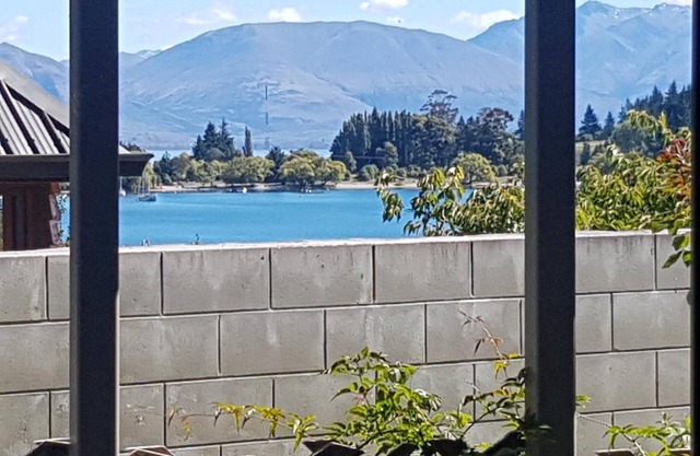 2 Bedroom Apartment in Sunny Kelvin Heights