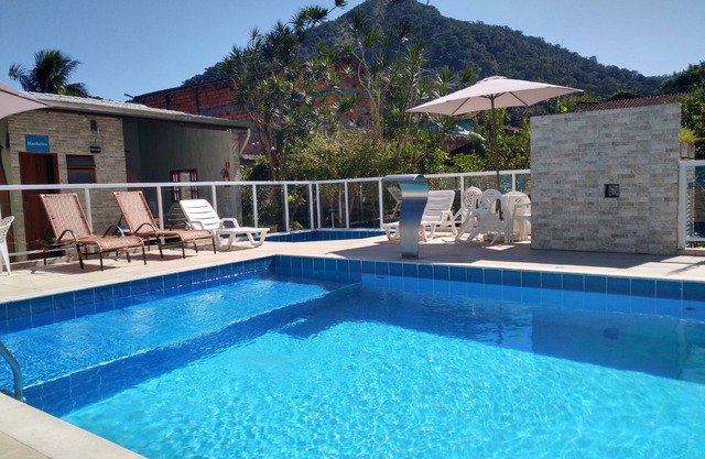 2 bedroom apartment, furnished with pool, near Martim de Sá.