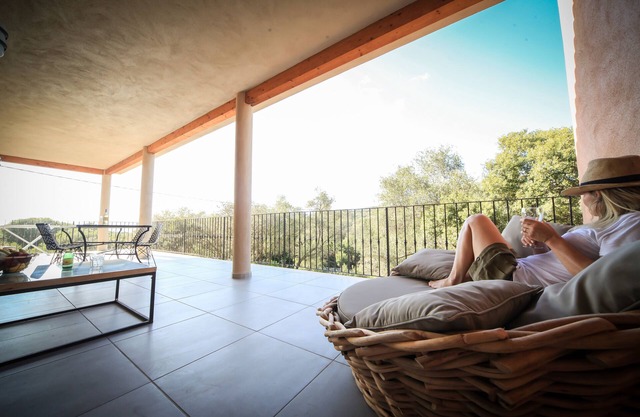 2 bedroom apartment 200 meters from the WIFI beach, balconies, terraces,