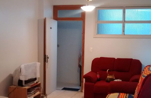 2 bedroom apartment facing the beach with balcony with shopping mall/aquarium/restaurants.
