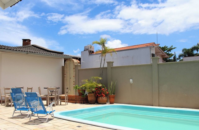 2-bedroom apartment in charming Lagoa da Conceição Florianópolis with AC, WiFi