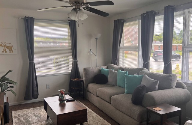 2-bedroom apartment in brilliant Erie with WiFi, AC