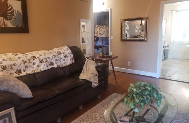 2-bedroom apartment nearnFort Jackson and USC in a quiet cul-de-sac. Columbia SC