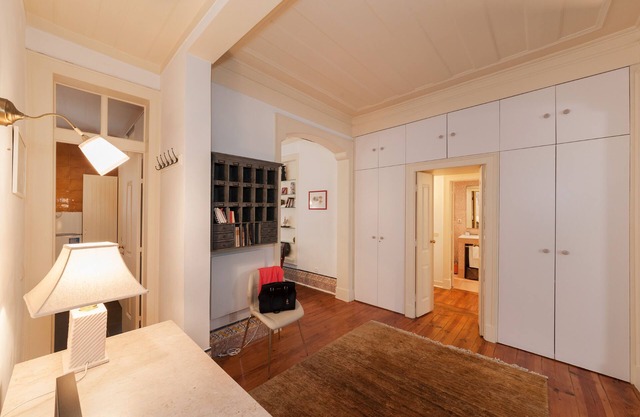 2 BEDROOM APT WITH PATIO NEXT TO LIBERDADE AVENUE