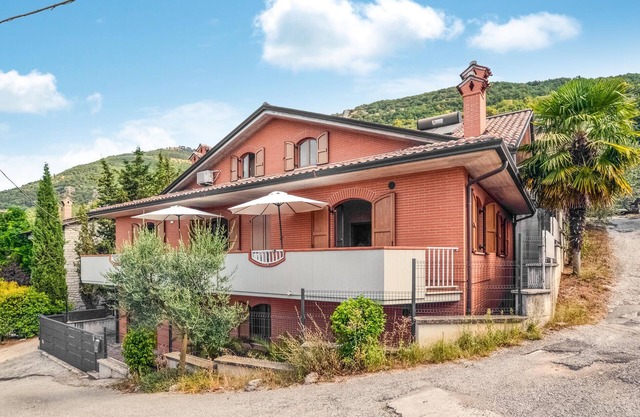 2 bedroom awesome apartment in Gubbio
