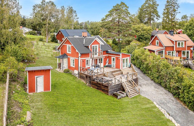 2 bedroom awesome home in åkersberga