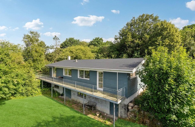 2 bedroom awesome home in Give
