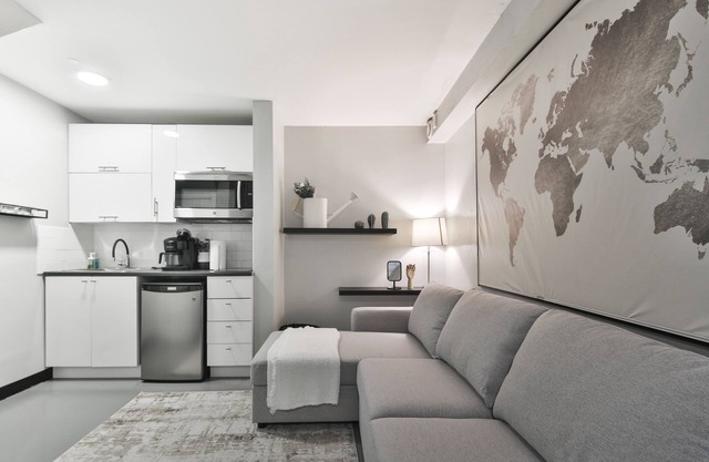 2 Bedroom Basement Hotel Suite Ideal for 6 ppl 104