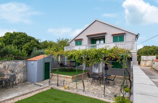 2 bedroom beautiful home in Pridraga