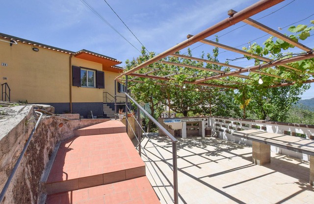 2 bedroom beautiful home in Sinagra