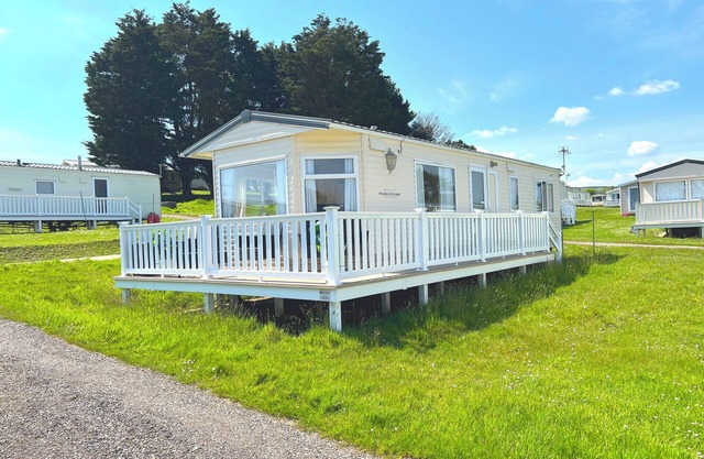 2 Bedroom Caravan SHS3, Sandhills, Bembridge