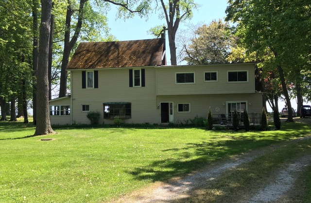 2 Bedroom Carriage house Fort Erie/Crescent Beach Ontario