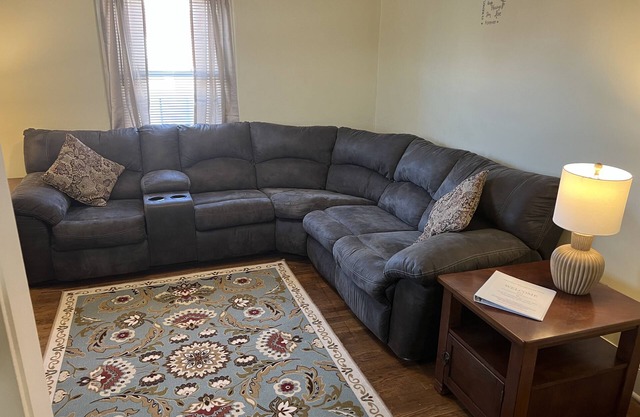 2 Bedroom City N Walker 201 Pets Allowed