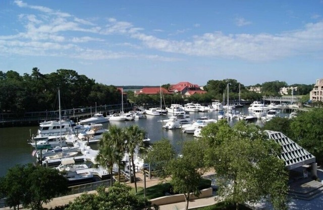 2 Bedroom Condo with amazing Harbor views and heated Pool
