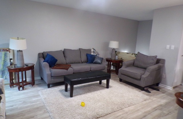 2-bedroom condo in gorgeous Colorado Springs 5-10 minutes from many attractions