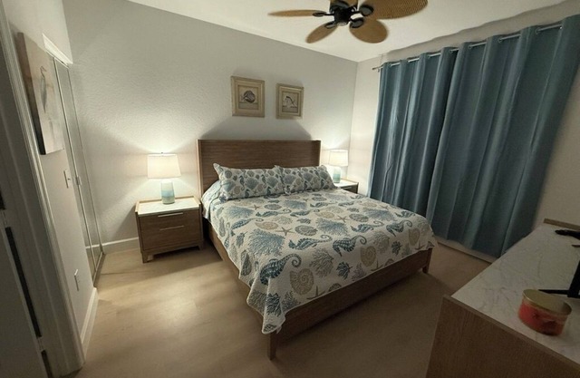 2-bedroom condo 10 mins from the Fort Myers beach and Sanibel Island