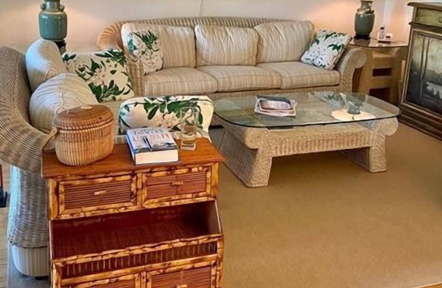 2 Bedroom Condo 320457 by Houzlet