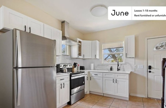 2 Bedroom Condo (365854) by Houzlet