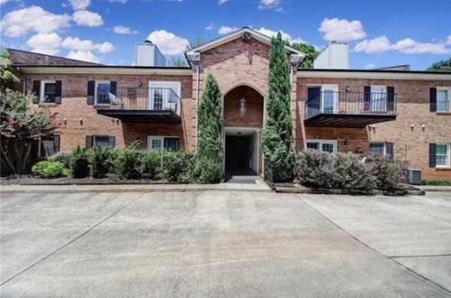 2 bedroom condo in heart of CLT